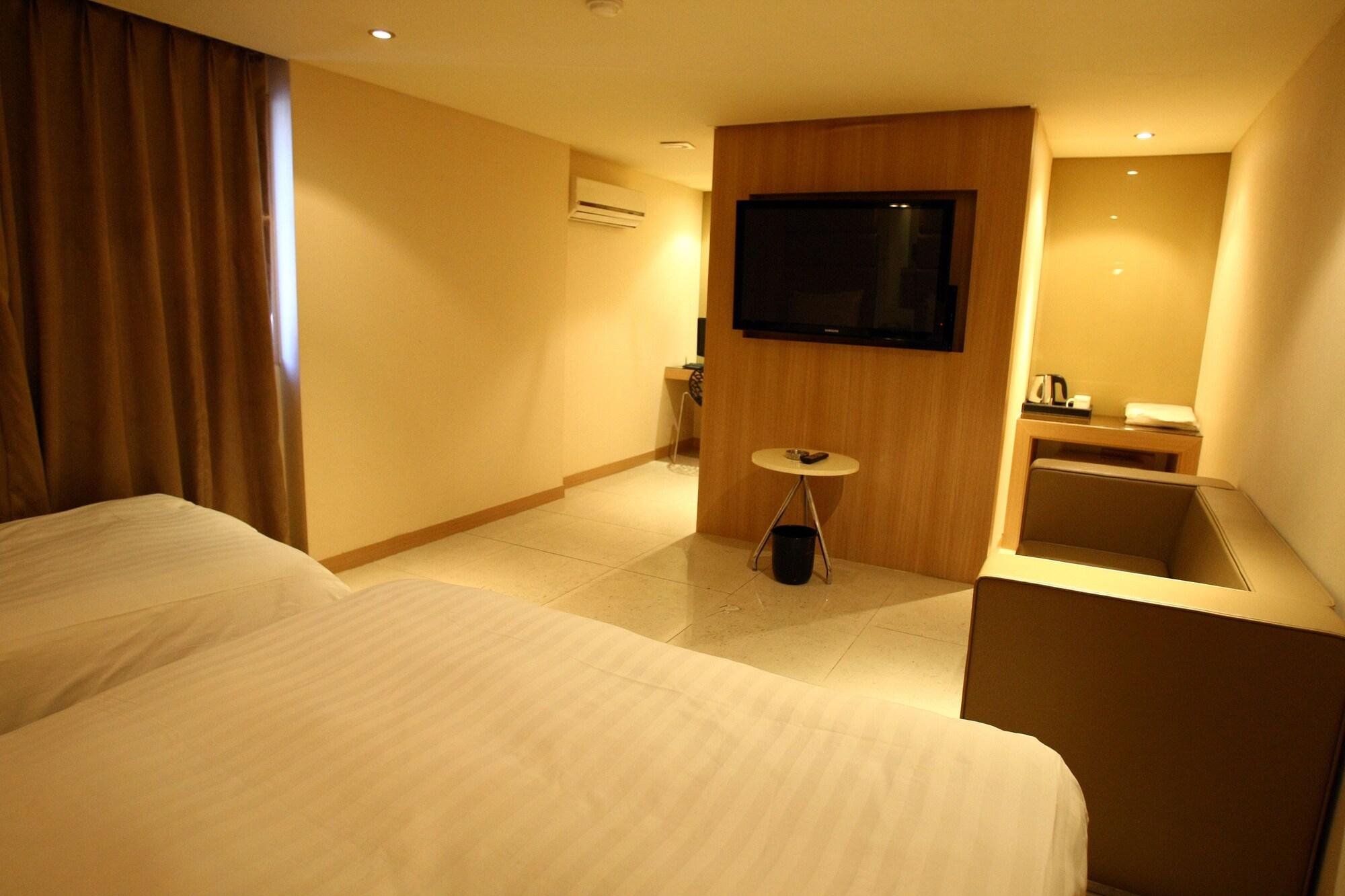 The California Hotel Seoul Seocho Esterno foto