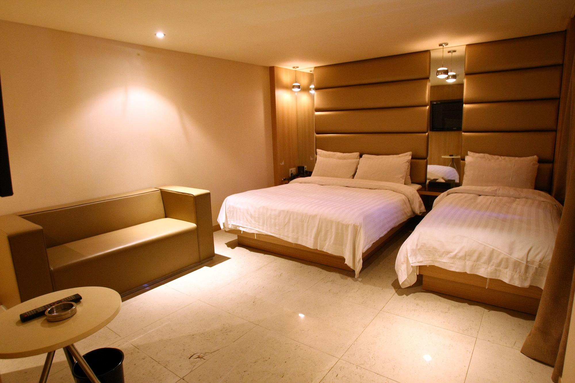 The California Hotel Seoul Seocho Esterno foto