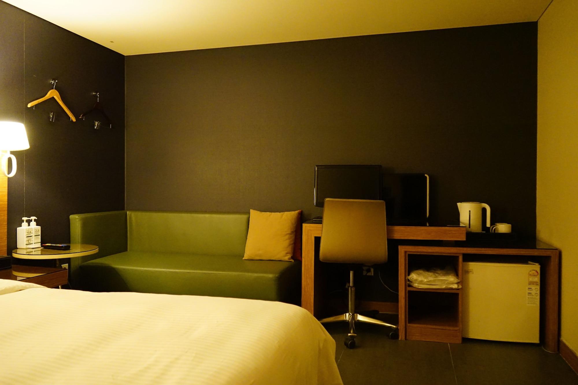 The California Hotel Seoul Seocho Esterno foto