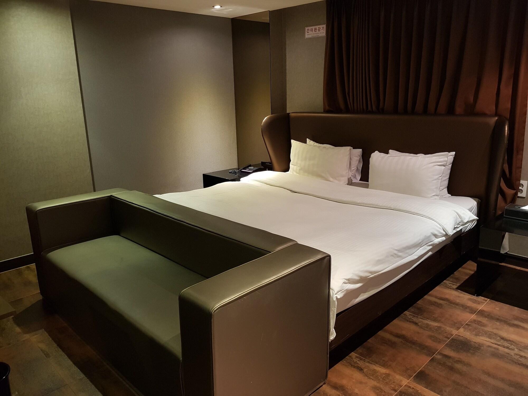 The California Hotel Seoul Seocho Esterno foto