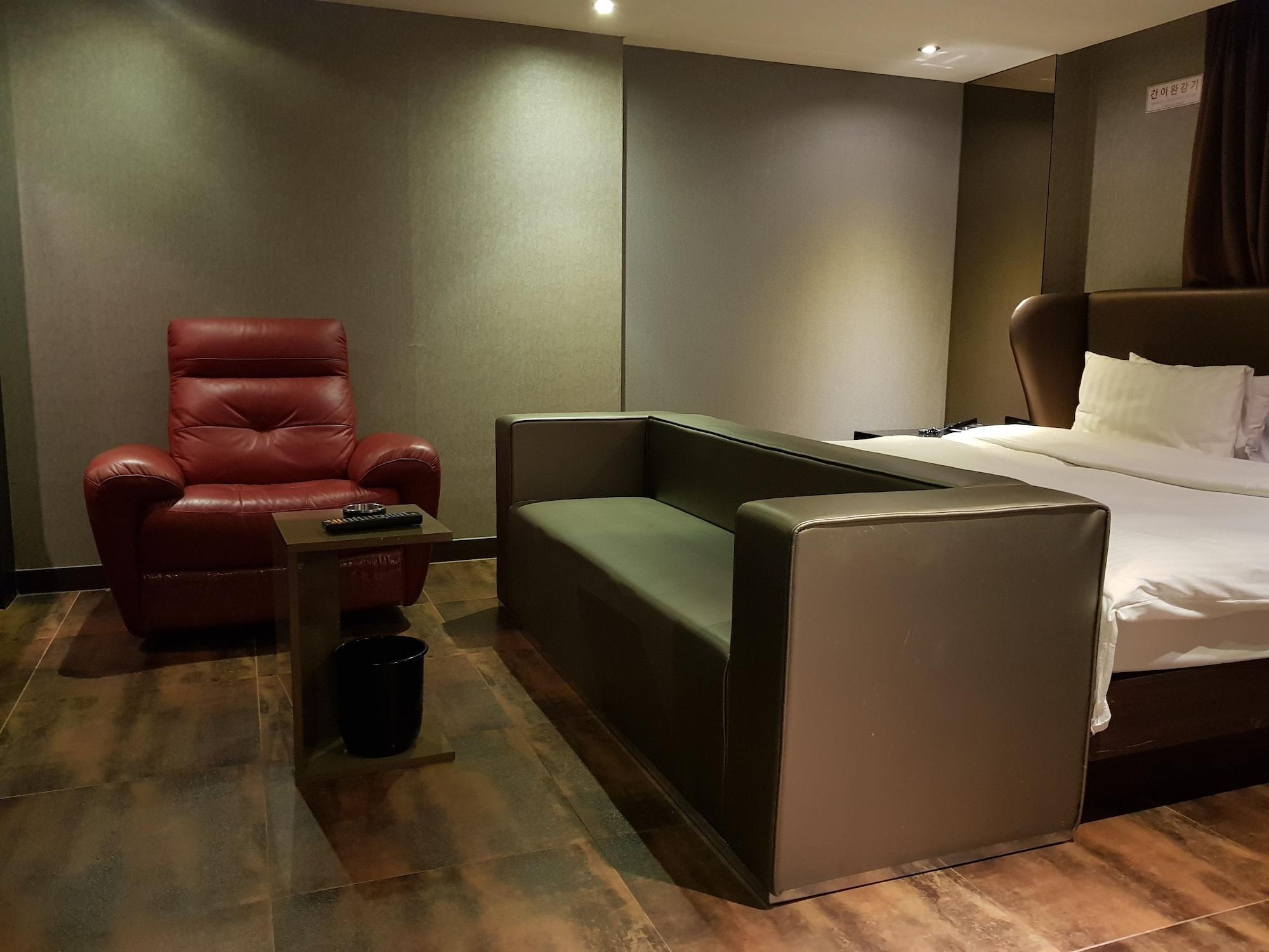 The California Hotel Seoul Seocho Esterno foto