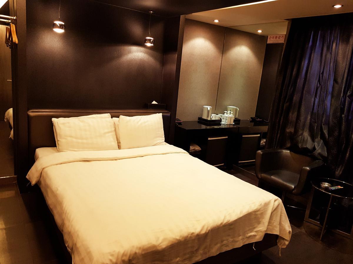 The California Hotel Seoul Seocho Esterno foto