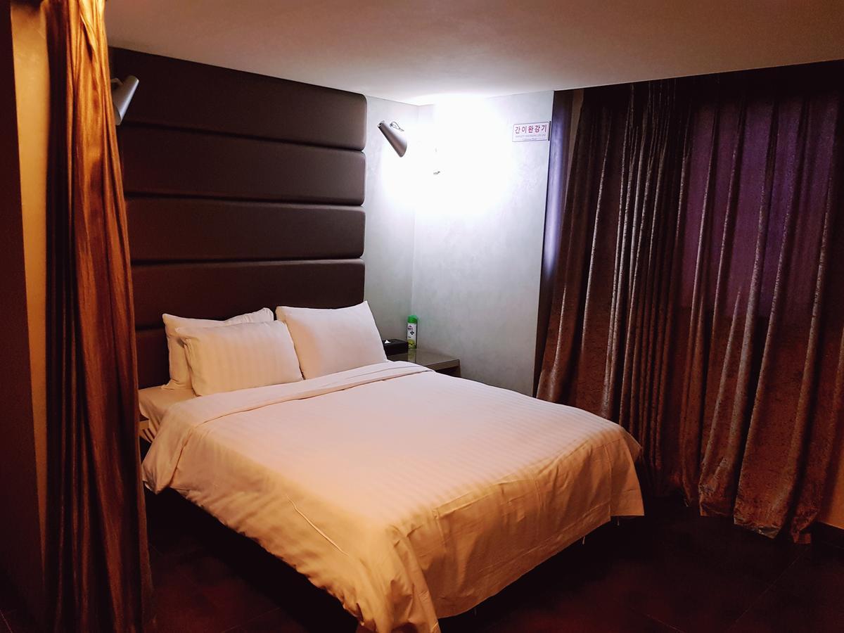 The California Hotel Seoul Seocho Esterno foto