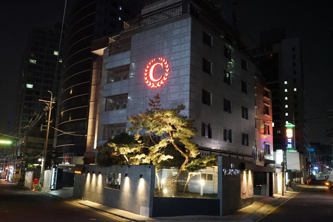 The California Hotel Seoul Seocho Esterno foto